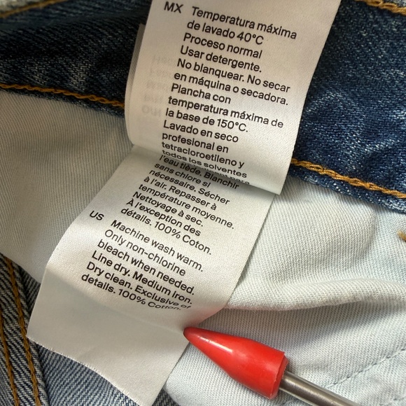 120$ Cos 32 X 32 Relaxed Mid Rise Straight Leg - Picture 7 of 11